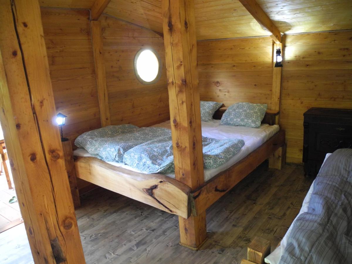 הוילה Bohutín Treehouse V Brdech מראה חיצוני תמונה
