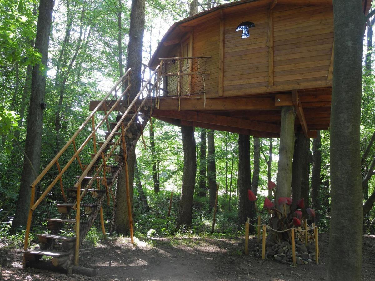 הוילה Bohutín Treehouse V Brdech מראה חיצוני תמונה