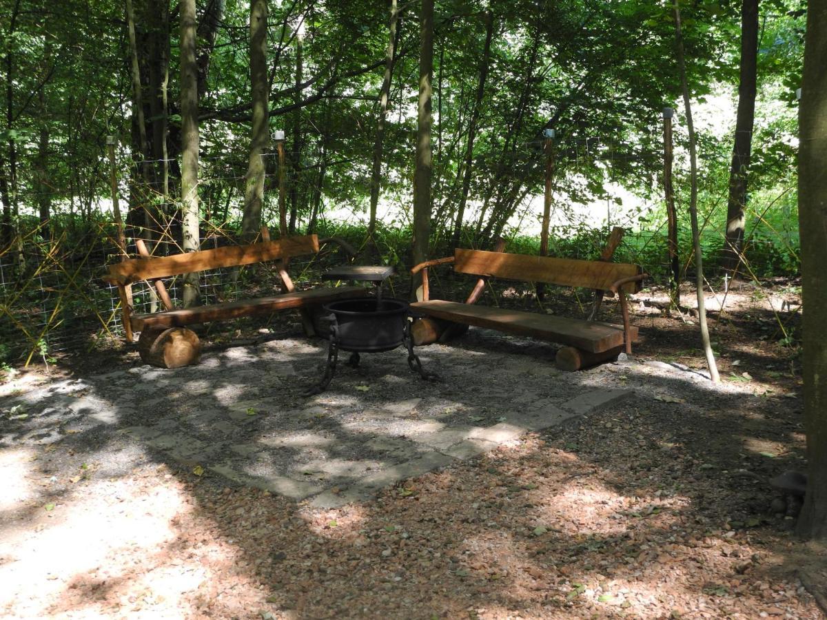 הוילה Bohutín Treehouse V Brdech מראה חיצוני תמונה