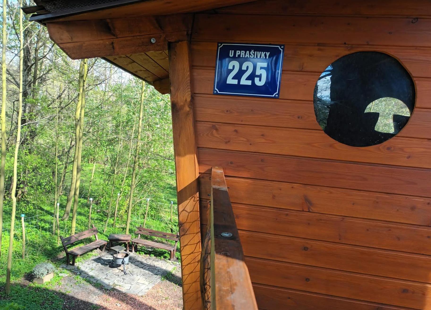הוילה Bohutín Treehouse V Brdech מראה חיצוני תמונה